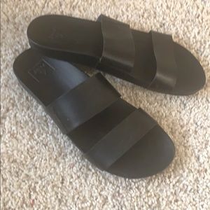 Reef Cushion Bounce Vista Sandals! NWOT 💕